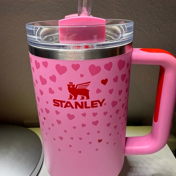 NWT Valentine’s Day Stanley 40 oz 2025 Sweet Hearts - Picture 4 of 8